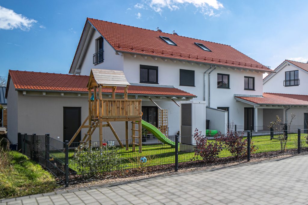 Garten des Doppelhauses.
