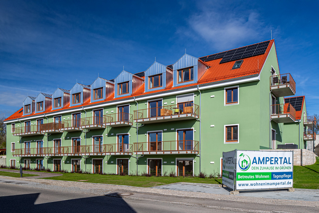 Außenansicht eines Seniorenwohnheims.